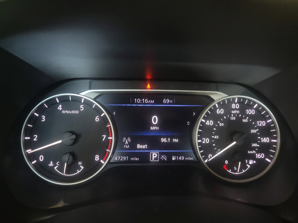 Used 2025 Nissan Sentra SR FWD image 23