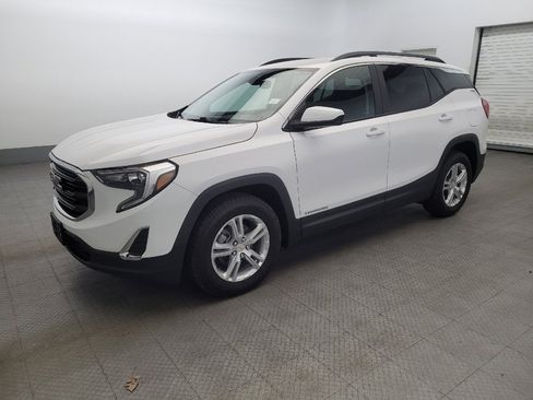 Used 2021 GMC Terrain SLE w/ Driver Convenience Package image 2