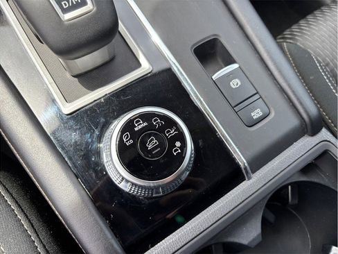 Used 2022 Mitsubishi Outlander ES image 27