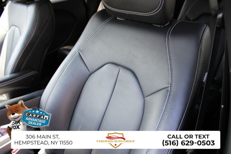 Used 2025 Chrysler Pacifica Select FWD image 10