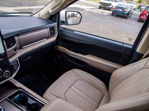 Used 2024 Ford Expedition Max Limited image 14