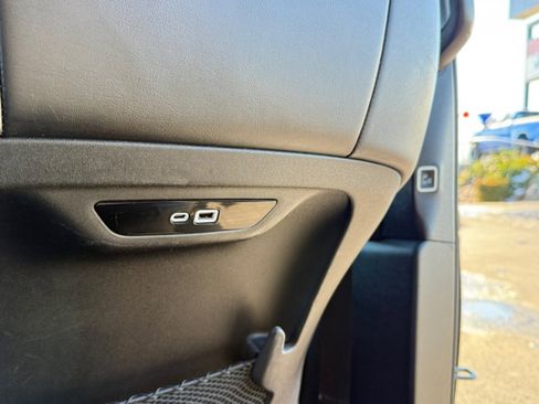 Used 2025 Chrysler Pacifica Select image 35