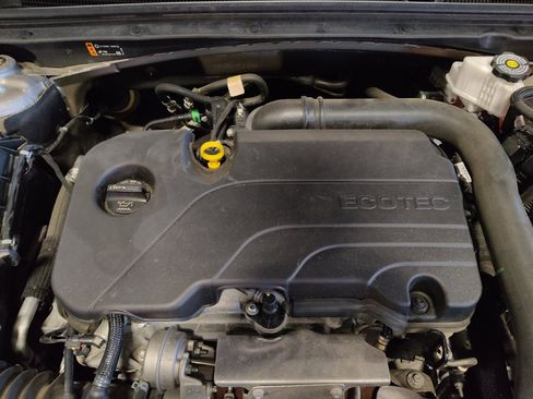 Used 2023 Chevrolet Malibu LT FWD image 30