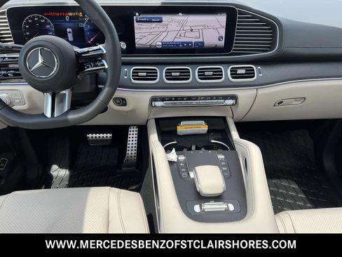 Used 2025 Mercedes-Benz GLS 450 4MATIC image 18
