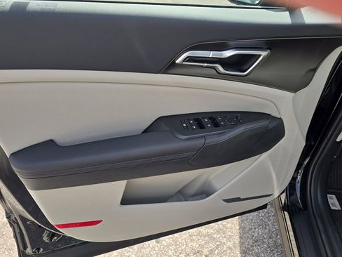 New 2026 Kia Sportage EX image 18