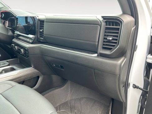 Used 2025 Chevrolet Silverado 1500 LTZ w/ LTZ Convenience Package II AWD/4WD image 27
