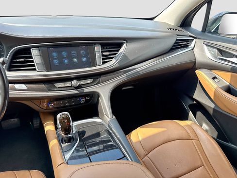Used 2018 Buick Enclave Essence FWD image 28