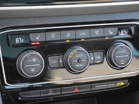 Certified 2023 Volkswagen Atlas Cross Sport SEL Premium R-Line image 24