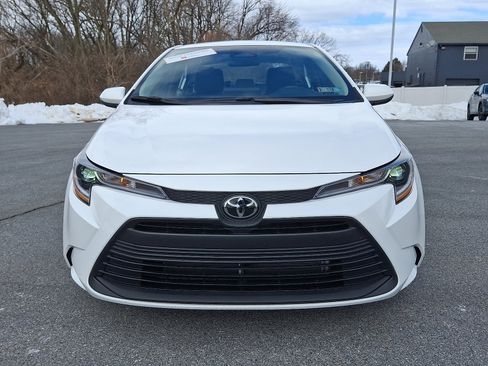 Certified 2025 Toyota Corolla LE image 2