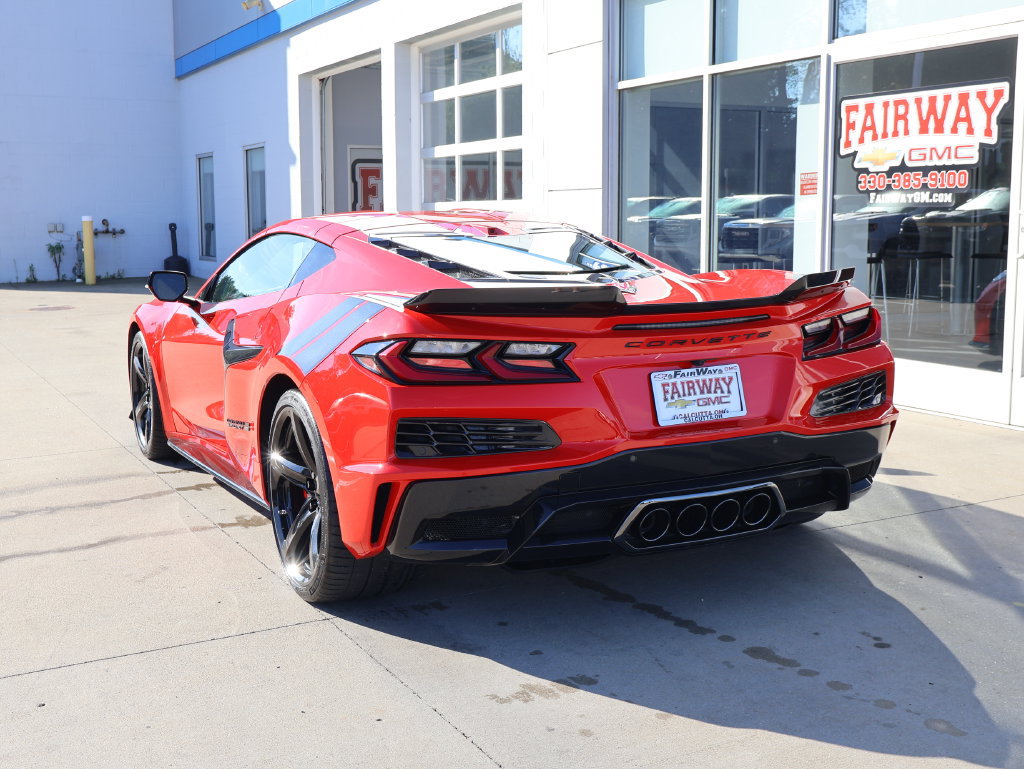 New 2027 Chevrolet Corvette Grand Sport w/ Z52 Sport Performance Package RWD image 8