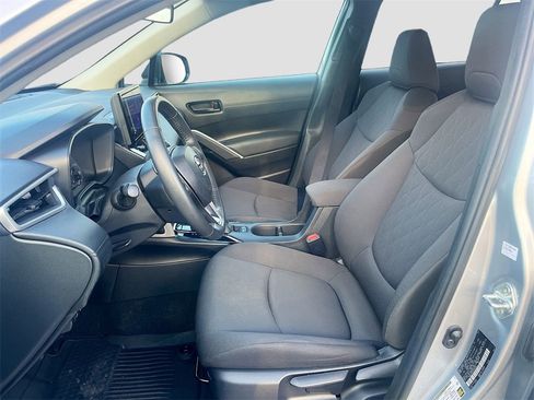 Used 2024 Toyota Corolla Cross LE image 19