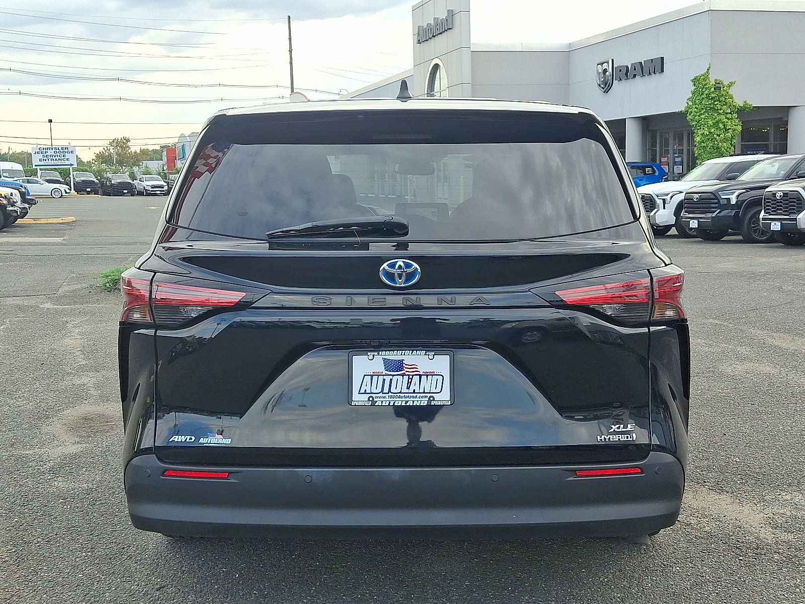 Used 2021 Toyota Sienna XLE AWD/4WD image 6