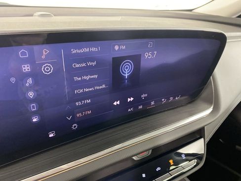 Certified 2025 Buick Envision Preferred image 15