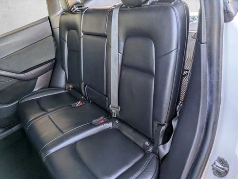 Used 2021 Tesla Model Y Long Range image 16