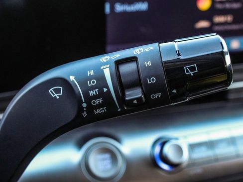 Used 2025 Hyundai Kona SEL image 28