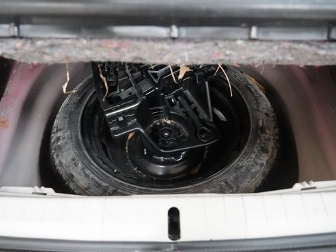 Used 2013 Toyota Prius image 10