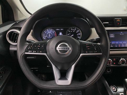Used 2021 Nissan Versa SV image 17