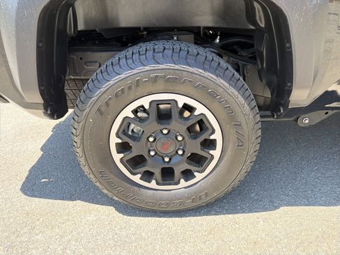Used 2025 Toyota Tacoma TRD Off-Road AWD/4WD image 16