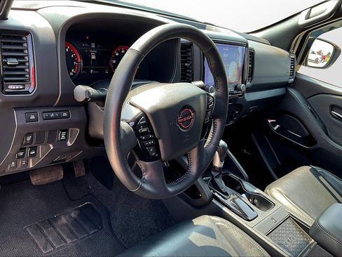 Used 2022 Nissan Frontier PRO-4X image 20