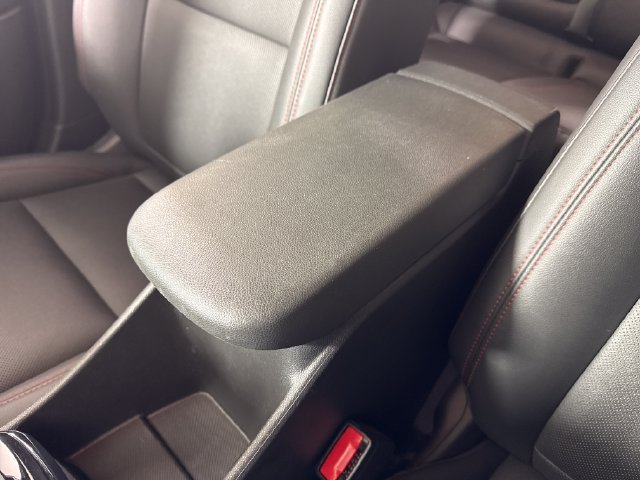 Used 2024 Chevrolet Trax RS w/ Sunroof Package FWD image 37
