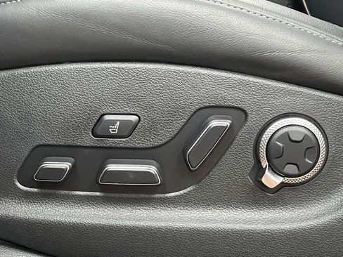 Used 2025 Genesis GV80 3.5T Advanced AWD/4WD image 13