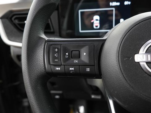 Used 2025 Nissan Kicks SV AWD/4WD image 24