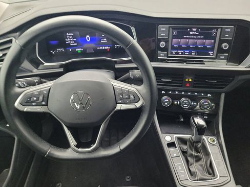 Used 2024 Volkswagen Jetta SE image 22