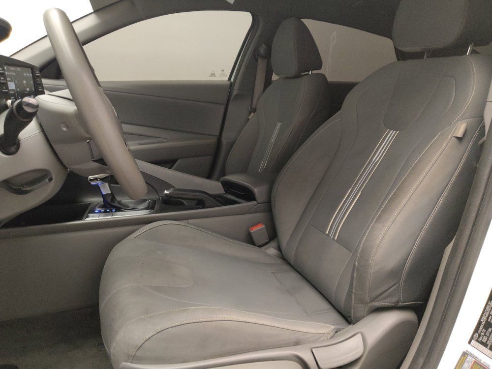 Used 2023 Hyundai Elantra SEL FWD image 18