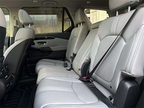 New 2025 Honda Pilot Touring image 17