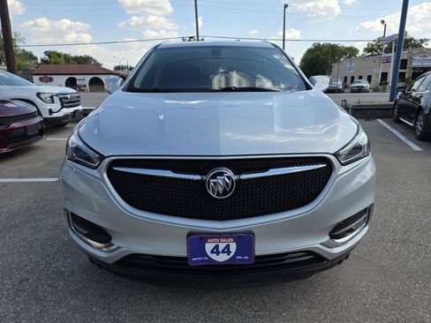 Used 2020 Buick Enclave Essence w/ Sport Touring Edition FWD image 3