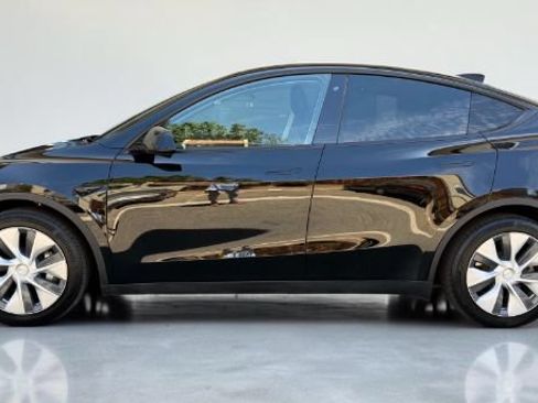 Used 2020 Tesla Model Y Long Range AWD/4WD image 3