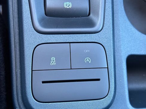 New 2025 Ford Maverick XLT w/ XLT Luxury Package image 24