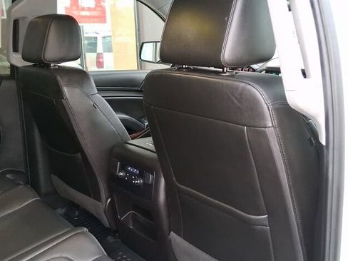 Used 2017 GMC Yukon SLT image 19