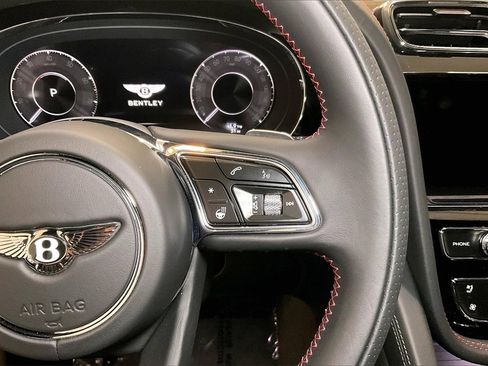 New 2025 Bentley Bentayga image 23