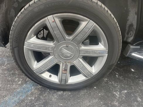 Used 2019 Cadillac Escalade Luxury image 12