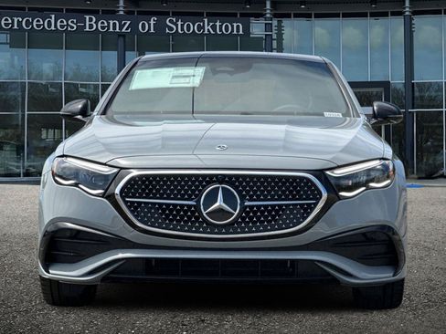 New 2026 Mercedes-Benz E 350 4MATIC Sedan image 9