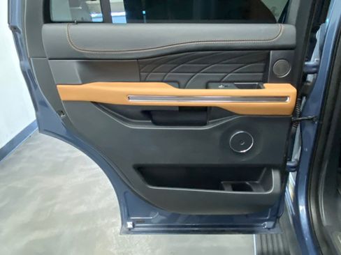 Used 2022 Ford Expedition Platinum image 46