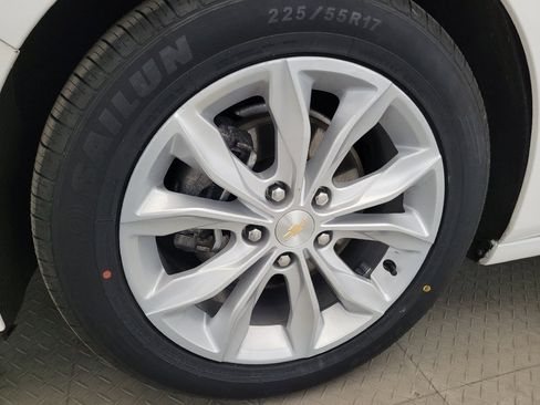 Used 2025 Chevrolet Malibu LT FWD image 31