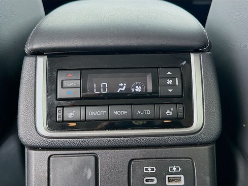 Used 2023 Subaru Ascent Limited AWD/4WD image 17