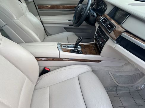 Used 2013 BMW 750Li image 16