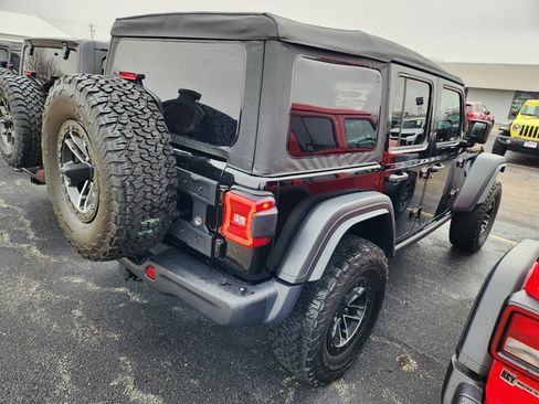 Used 2025 Jeep Wrangler Unlimited Rubicon w/ XTREMEE 35" Tire Package image 4