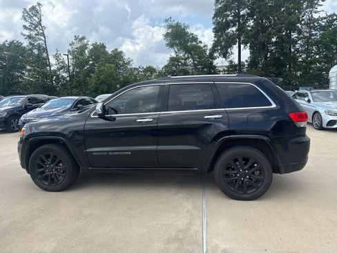 Used 2017 Jeep Grand Cherokee Overland AWD/4WD image 7