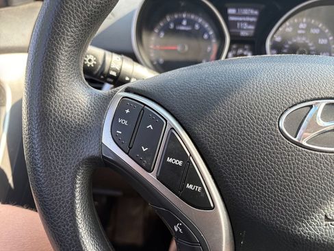 Used 2014 Hyundai Elantra GT FWD image 15