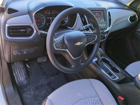 Used 2022 Chevrolet Equinox LS image 11