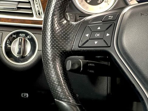 Used 2016 Mercedes-Benz E 350 4MATIC Wagon image 29