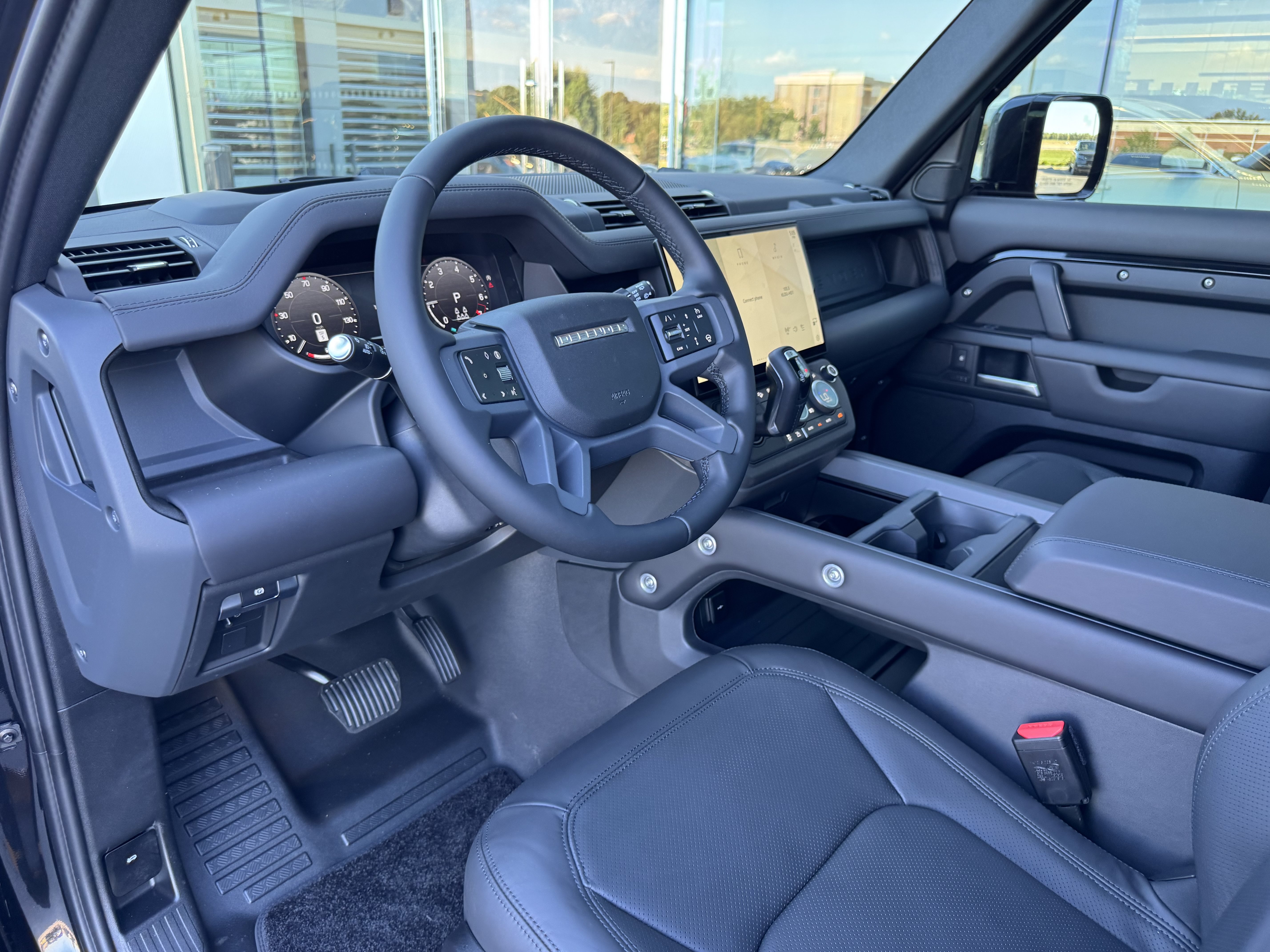 New 2026 Land Rover Defender 130 X-Dynamic SE AWD/4WD image 13