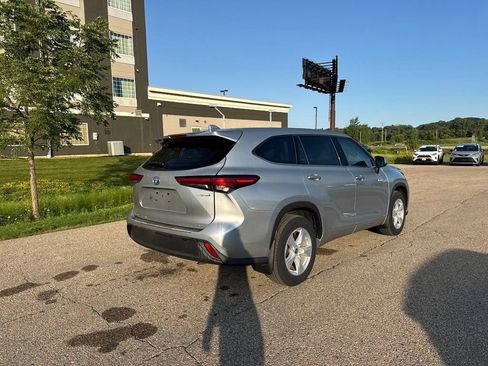 Used 2020 Toyota Highlander LE AWD/4WD image 15