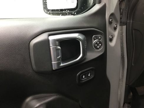 Used 2022 Jeep Wrangler Unlimited Sport AWD/4WD image 9