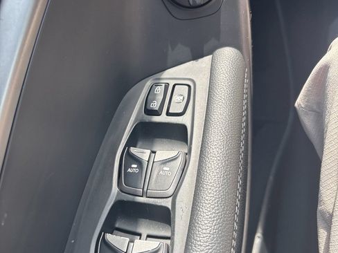 Used 2017 Hyundai Santa Fe SE w/ Cargo Package AWD/4WD image 10