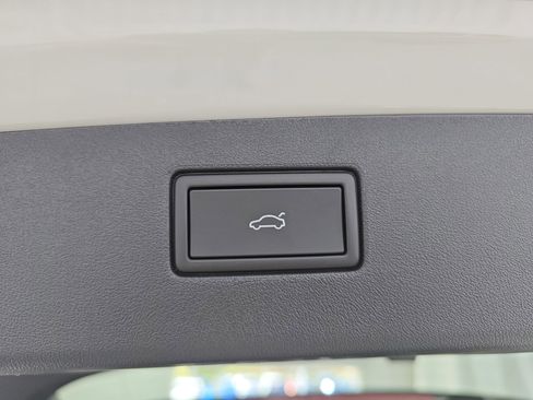 New 2026 Volkswagen Tiguan SE R-Line AWD/4WD image 13